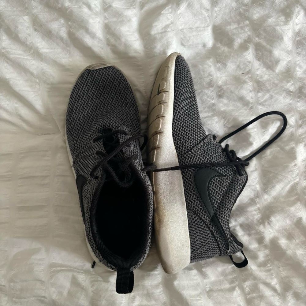 Black white grey Nike Free Run Tennis Shoes Trainers Women’s Size 5.5